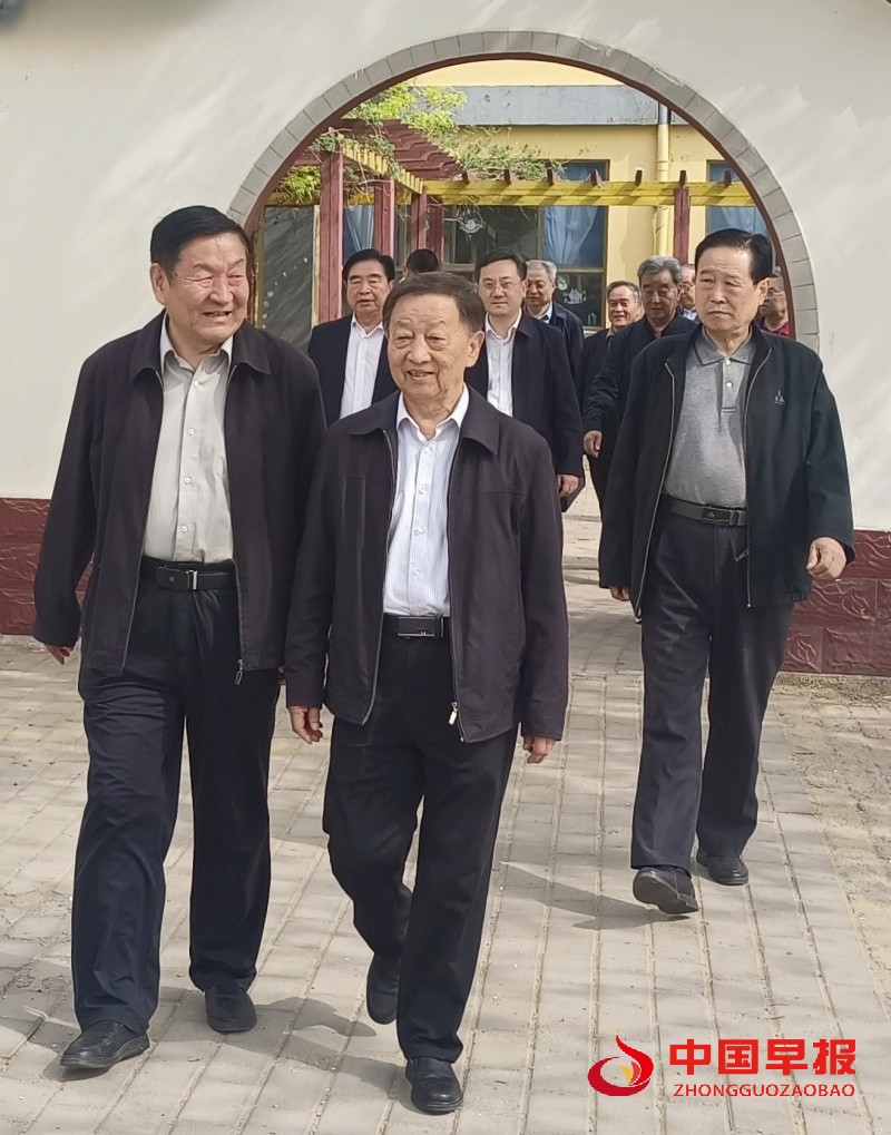 微信图片_20250419221729_副本.jpg