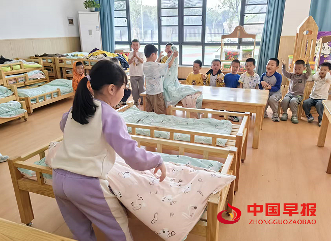 1744784576142773.png 3叠被子.png