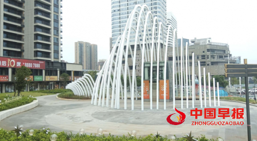 亚洲最大不锈钢灯光雕塑星环雕塑亮相长沙(图2)