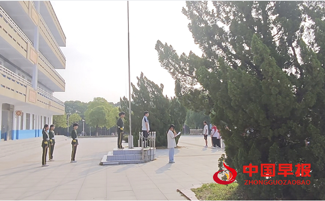 1757324452232761.png 5学生讲话.png