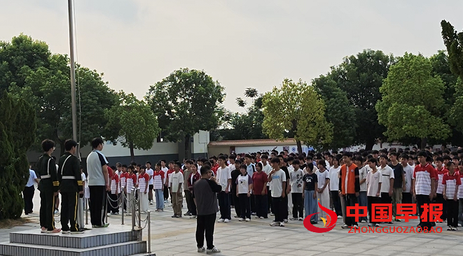 1757324470181835.png 3老师讲话.png